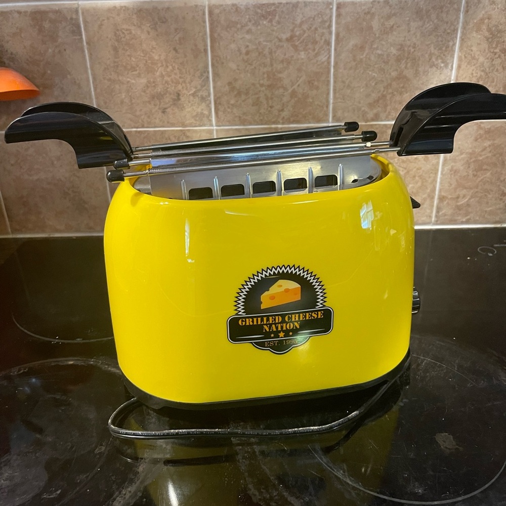 Grilled cheese toaster